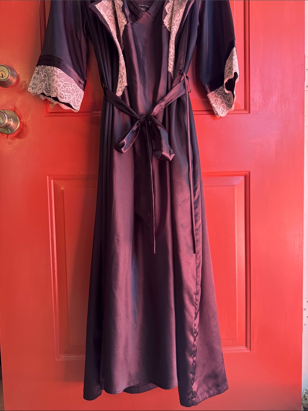 Jones New York Black Satin Robe & Chemise Set with Cream Lace - Picture 4 of 14